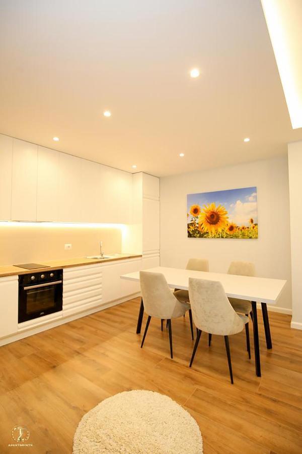 T2 City Apartments Vlorë Extérieur photo